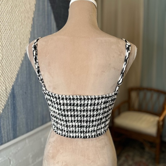 Stradivarius Black and White Houndstooth Crop Top - Picture 6 of 9